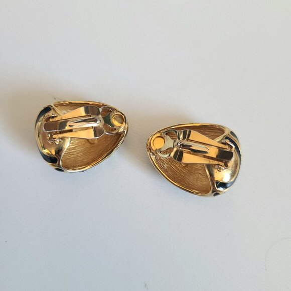 Joan Rivers large gold black enamel clip on earrings with animal design. - Picture 3 of 5